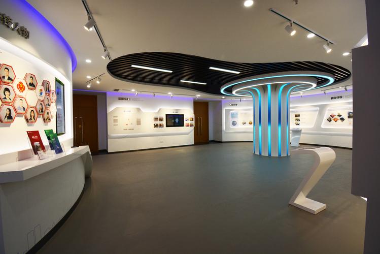 周彐根,公司经营范围包括:展览展示场馆工程设计与施工;多